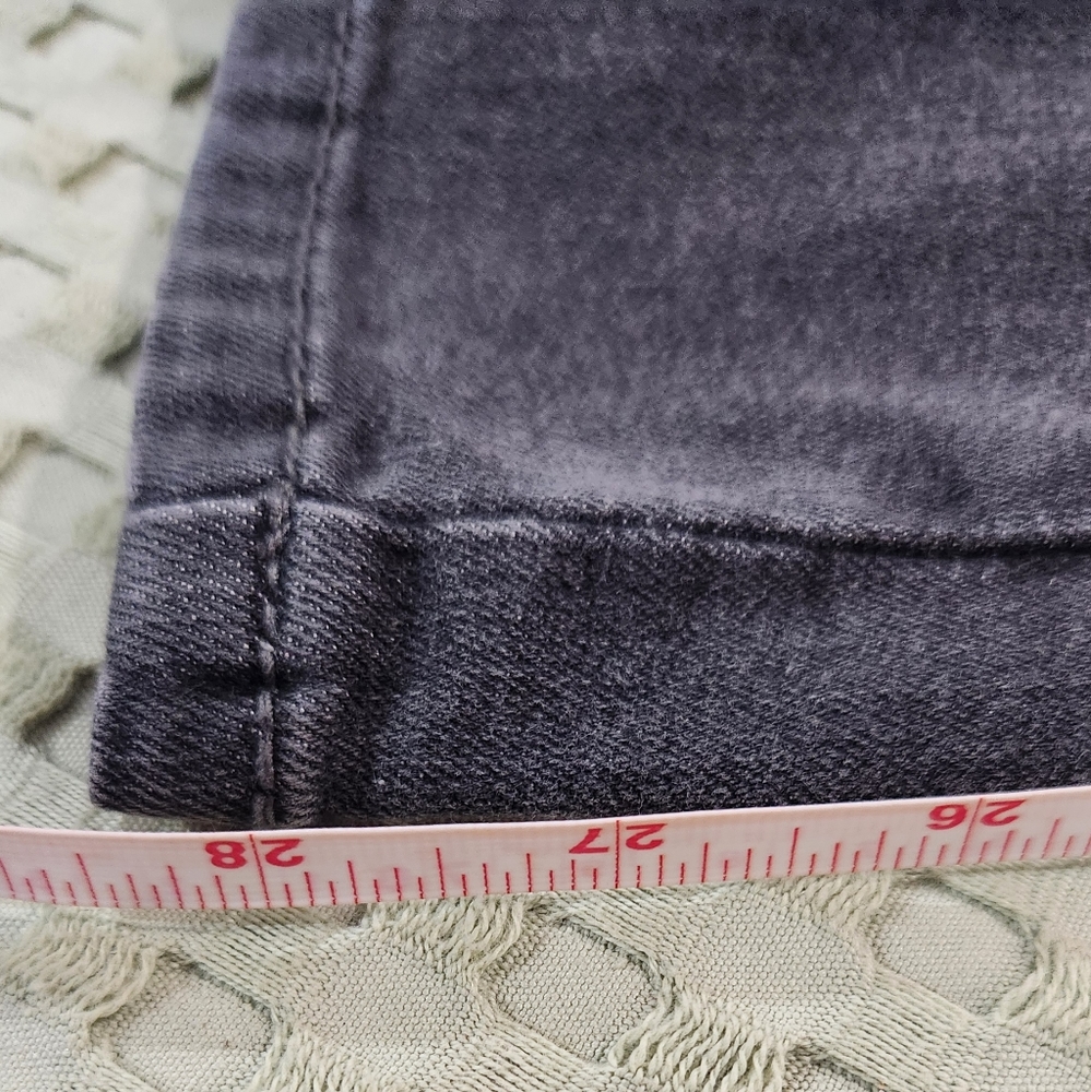 1822 Low Rise Skinny Jean